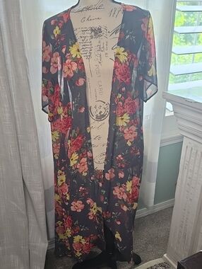 torrid Dark Gray Sheer Floral Kimono with Pink & Yellow Blooms